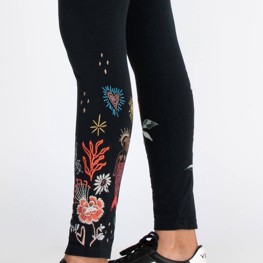 Johnny Was Ruth Embroidered Leggings